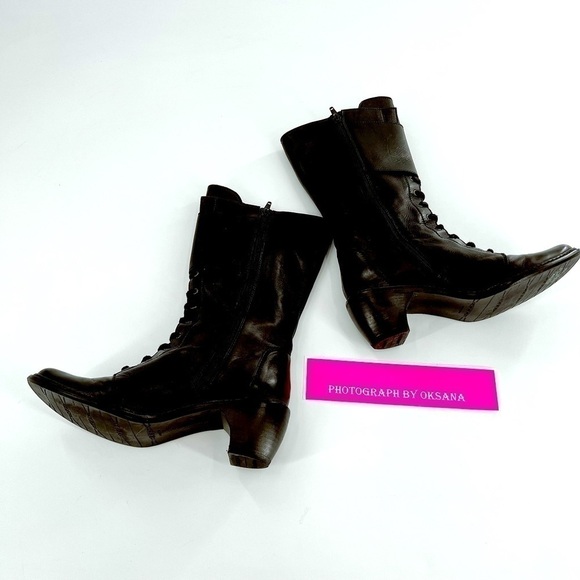 STUART WEITZMAN BLACK LACE UP BOOTS Size 7 M - Picture 6 of 14